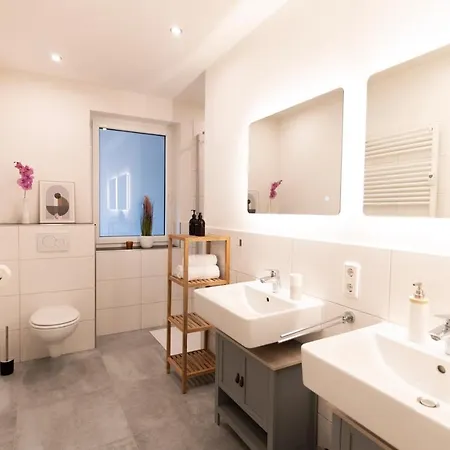 شقة Peter - Premium I 95qm I 3 Schlafzimmer I Grosses Bad I Kueche I Wohnzimmer I Tv فولدا