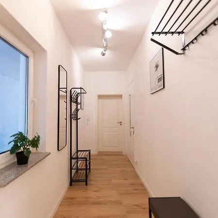 Peter - Premium I 95qm I 3 Schlafzimmer I Grosses Bad I Kueche I Wohnzimmer I Tv Fulda