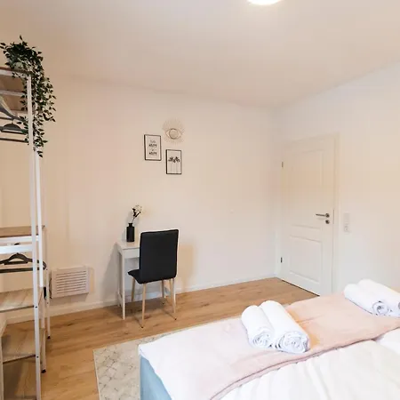 شقة Peter - Premium I 95qm I 3 Schlafzimmer I Grosses Bad I Kueche I Wohnzimmer I Tv *