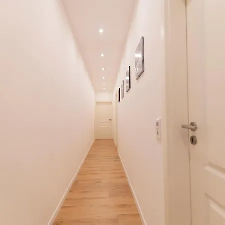 Peter - Premium I 95qm I 3 Schlafzimmer I Grosses Bad I Kueche I Wohnzimmer I Tv * Fulda