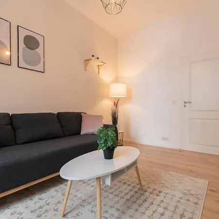 Peter - Premium I 95qm I 3 Schlafzimmer I Grosses Bad I Kueche I Wohnzimmer I Tv Apartment Fulda
