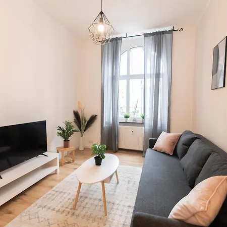 Apartment Peter - Premium I 95qm I 3 Schlafzimmer I Grosses Bad I Kueche I Wohnzimmer I Tv Fulda