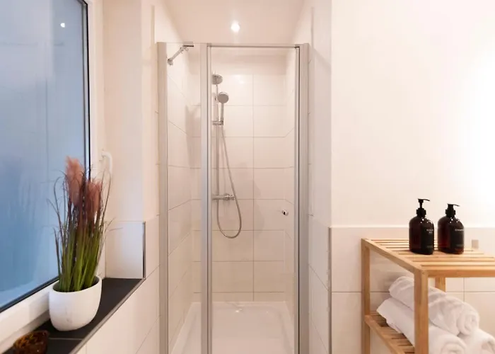 Peter - Premium I 95qm I 3 Schlafzimmer I Grosses Bad I Kueche I Wohnzimmer I Tv Apartman *