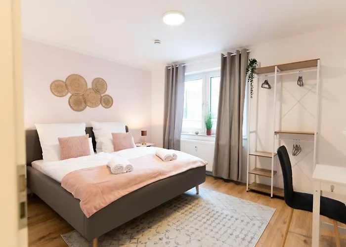 Peter - Premium I 95qm I 3 Schlafzimmer I Grosses Bad I Kueche I Wohnzimmer I Tv Apartman