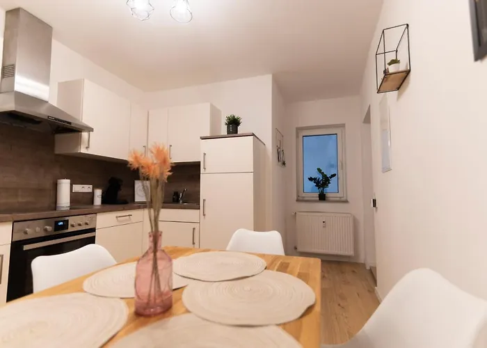 Peter - Premium I 95qm I 3 Schlafzimmer I Grosses Bad I Kueche I Wohnzimmer I Tv