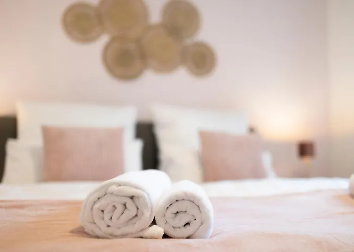 Apartman Peter - Premium I 95qm I 3 Schlafzimmer I Grosses Bad I Kueche I Wohnzimmer I Tv Fulda