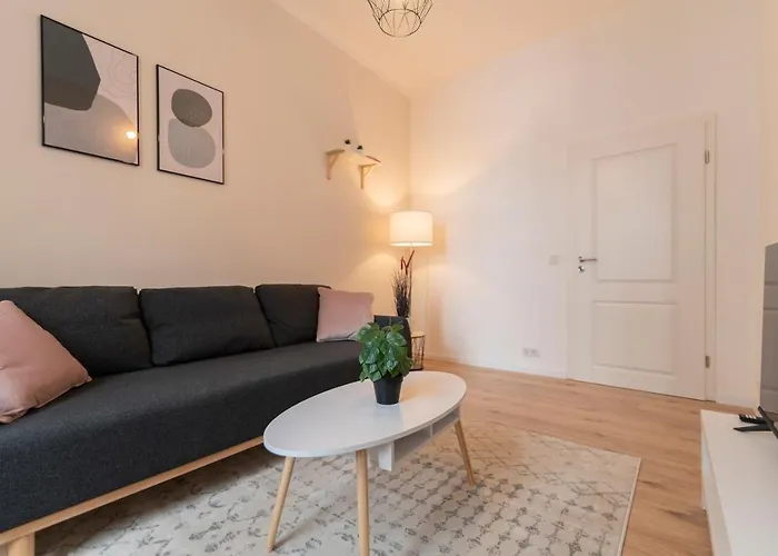 Peter - Premium I 95qm I 3 Schlafzimmer I Grosses Bad I Kueche I Wohnzimmer I Tv Apartman Fulda